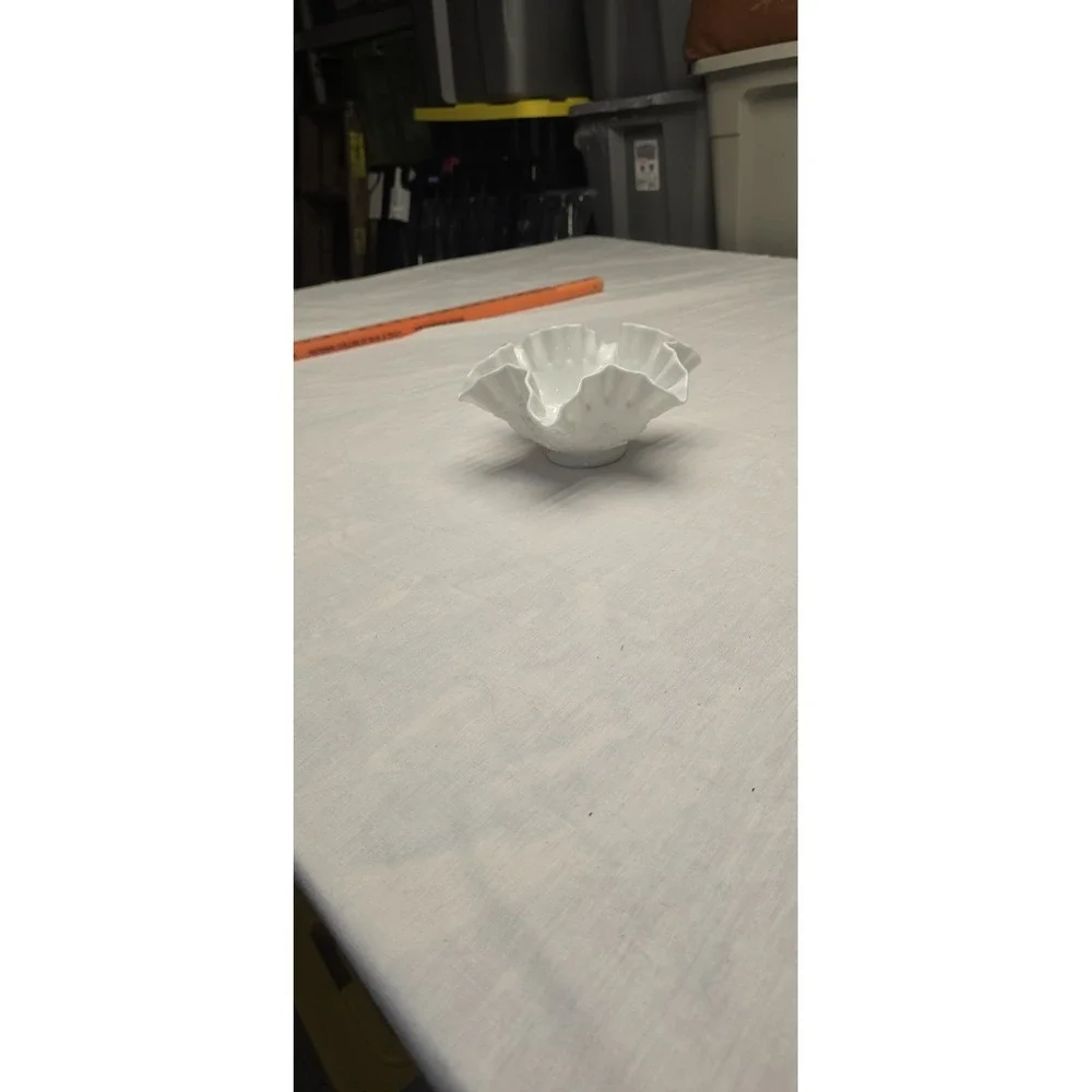 Vintage Milk Glass With Roses And Ruffle Rim - Picture 11 of 11